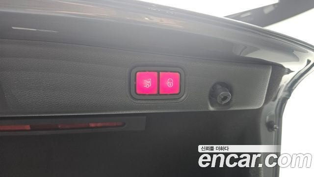 Mercedes-Benz E-Class E300 4MATIC Exclusive