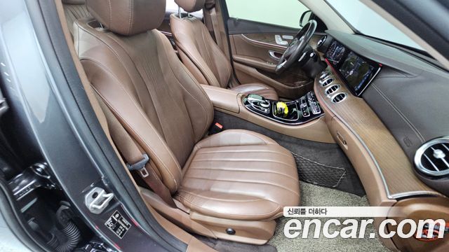 Mercedes-Benz E-Class E300 4MATIC Exclusive