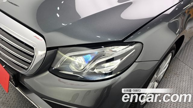 Mercedes-Benz E-Class E300 4MATIC Exclusive