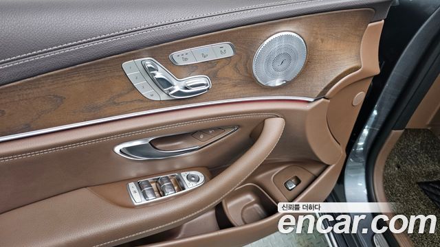 Mercedes-Benz E-Class E300 4MATIC Exclusive