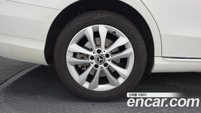 Mercedes-Benz C-Class C200 Avantgarde