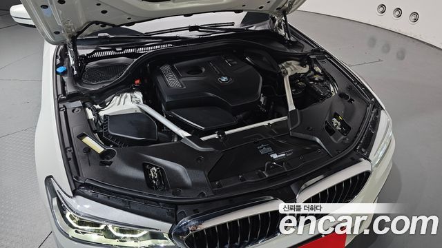 BMW 5-Series 530i xDrive M Sport Package Plus