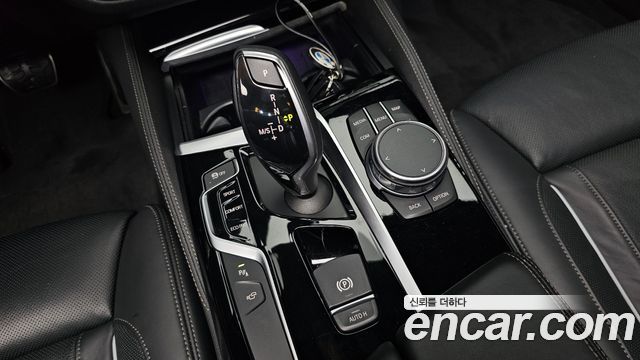 BMW 5-Series 530i xDrive M Sport Package Plus