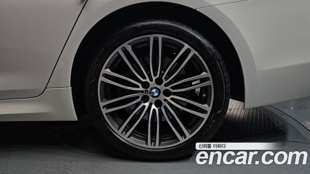 BMW 5-Series 530i xDrive M Sport Package Plus