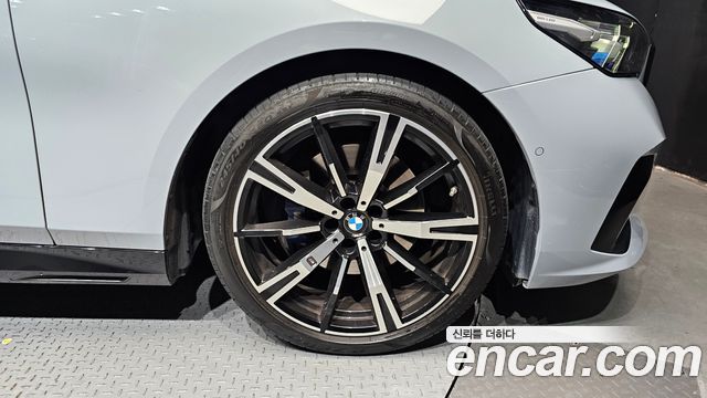 BMW 5-Series 530i xDrive M Sport
