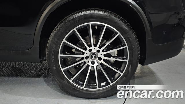 Mercedes-Benz GLC-Class GLC300 4MATIC AMG Line Coupe