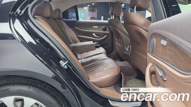 Mercedes-Benz E-Class E220d 4MATIC Exclusive