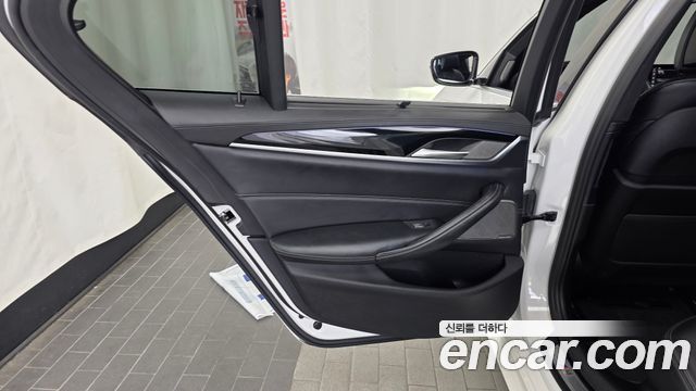 BMW 5-Series 520d M Sport Package Plus