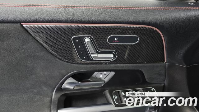 Mercedes-Benz GLB-Class GLB250 4MATIC