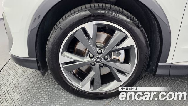 Audi Q4 e-tron 40 Premium