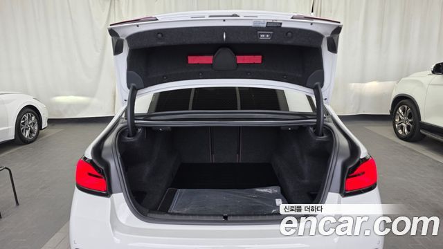 BMW 5-Series 530i xDrive M Sport Package