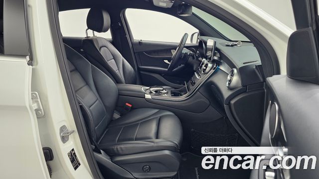 Mercedes-Benz GLC-Class GCL300 4MATIC Coupe