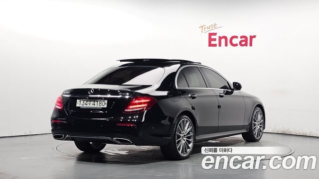 Mercedes-Benz E-Class E350 4MATIC AMG Line