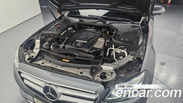 Mercedes-Benz E-Class E300 4MATIC AV Intelligent Drive