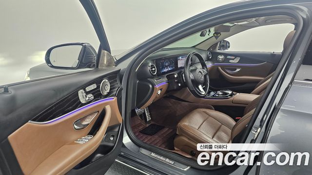 Mercedes-Benz E-Class E300 4MATIC AV Intelligent Drive