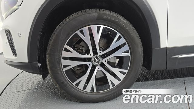 Mercedes-Benz GLB-Class GLB200 d
