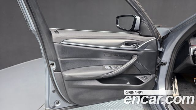 BMW 5-Series 520i M Sport