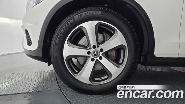 Mercedes-Benz GLC-Class GCL300 4MATIC Coupe