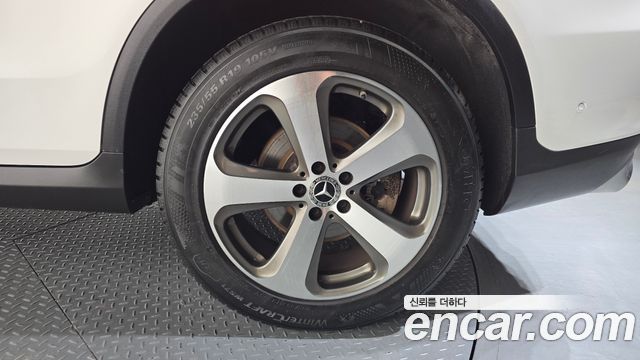 Mercedes-Benz GLC-Class GCL300 4MATIC Coupe