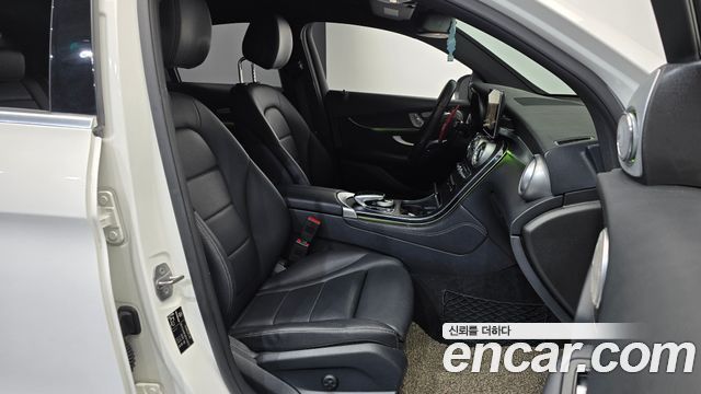 Mercedes-Benz GLC-Class GCL300 4MATIC Coupe