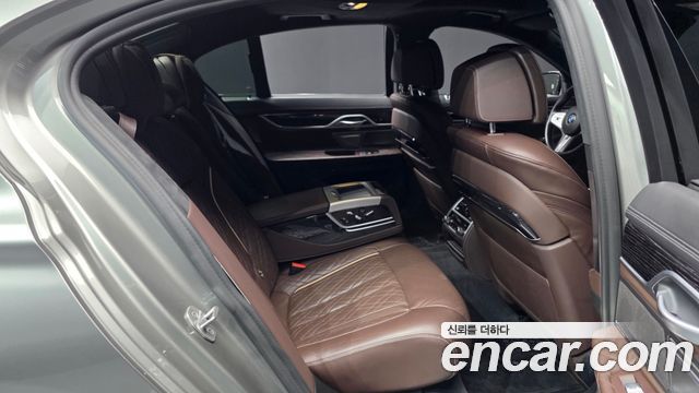 BMW 7-Series 730d xDrive M Sport