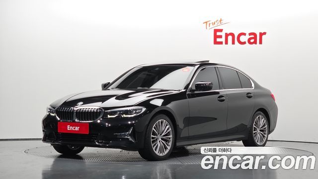 BMW 3-Series 320i Luxury