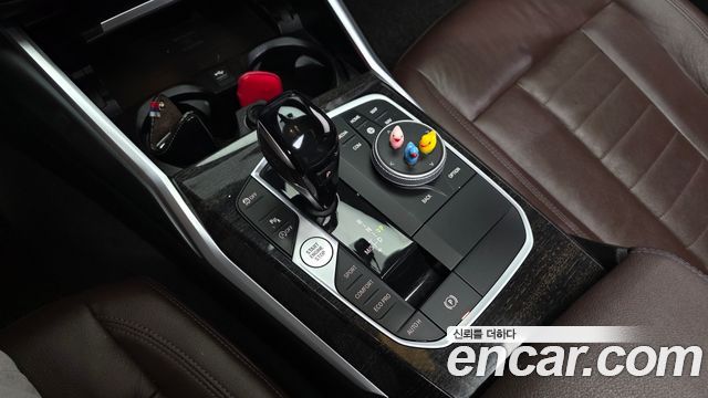 BMW 3-Series 320i Luxury