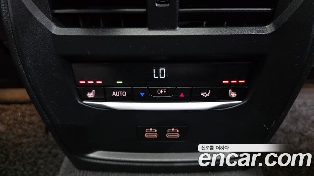 BMW 3-Series 320i Luxury