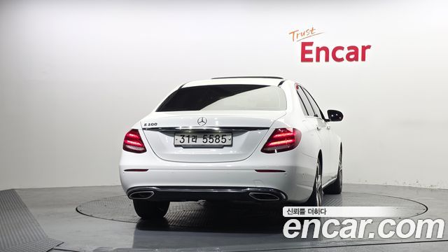 Mercedes-Benz E-Class E300 Avantgarde