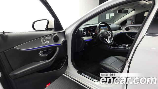 Mercedes-Benz E-Class E300 Avantgarde