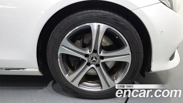 Mercedes-Benz E-Class E300 Avantgarde