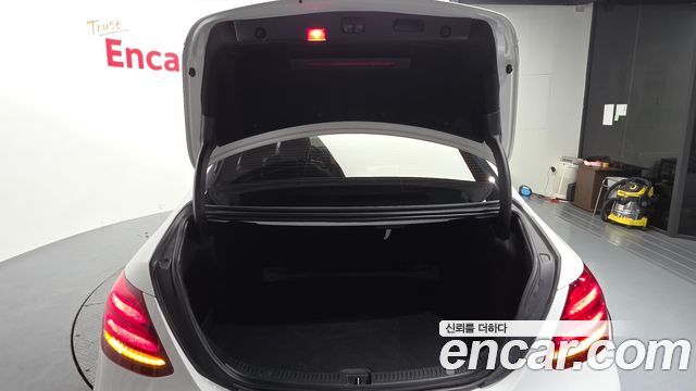 Mercedes-Benz E-Class E300 Avantgarde