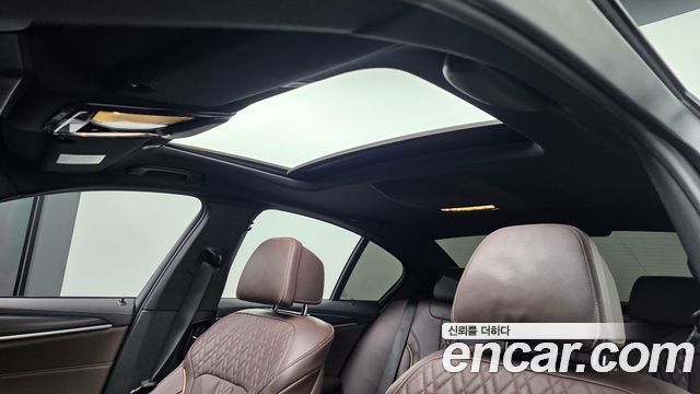 BMW 5-Series 530i xDrive M Sport Package