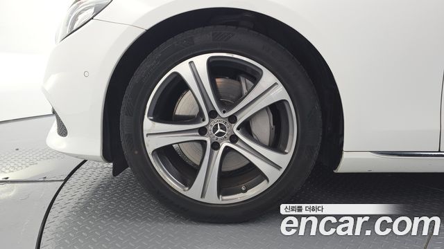 Mercedes-Benz E-Class E300 Avantgarde