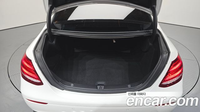 Mercedes-Benz E-Class E300 Avantgarde
