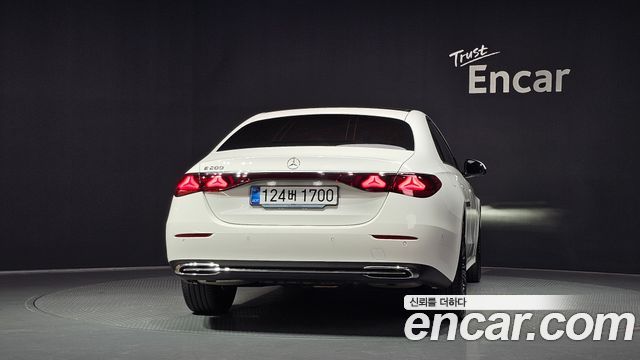 Mercedes-Benz E-Class E200 Avantgarde