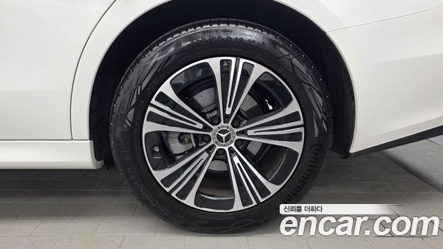 Mercedes-Benz E-Class E200 Avantgarde
