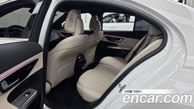 Mercedes-Benz E-Class E200 Avantgarde