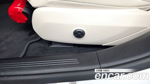 Mercedes-Benz E-Class E200 Avantgarde
