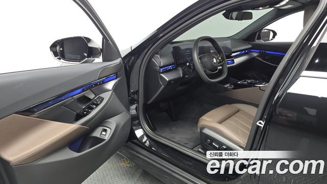 BMW 5-Series 520i