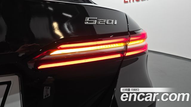 BMW 5-Series 520i