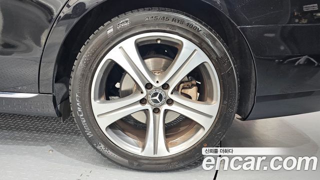 Mercedes-Benz E-Class E300 Avantgarde