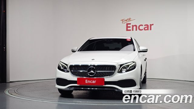 Mercedes-Benz E-Class E300 4MATIC Avnatgarde