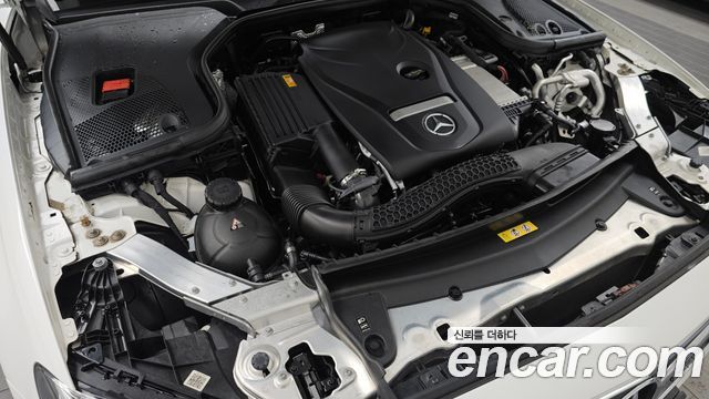 Mercedes-Benz E-Class E300 4MATIC Avnatgarde