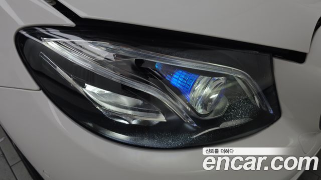 Mercedes-Benz E-Class E300 4MATIC Avnatgarde