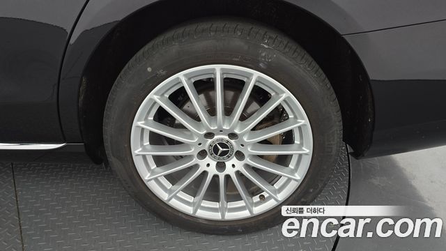 Mercedes-Benz E-Class E220d 4MATIC Exclusive
