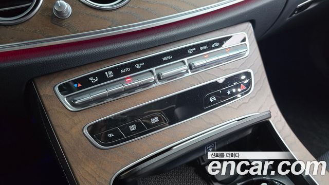 Mercedes-Benz E-Class E220d 4MATIC Exclusive