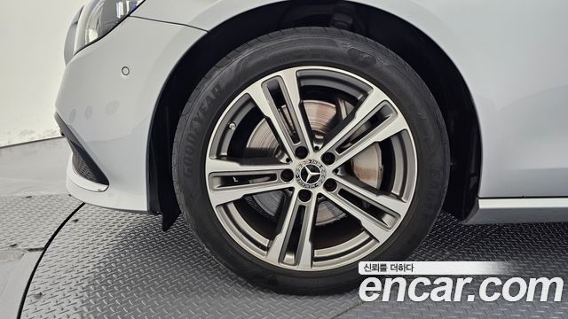 Mercedes-Benz E-Class E350 4MATIC Avantgarde