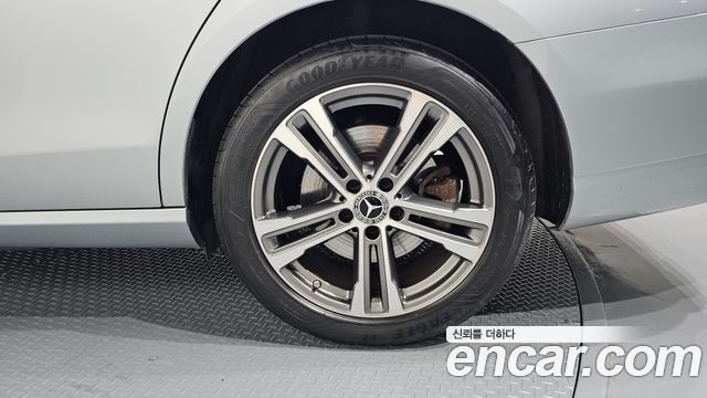 Mercedes-Benz E-Class E350 4MATIC Avantgarde