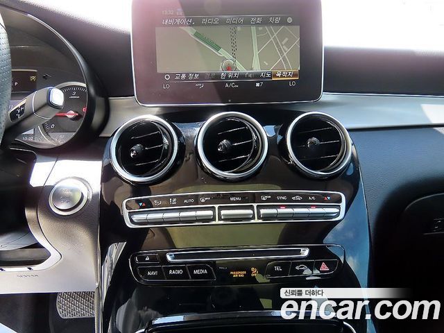 Mercedes-Benz GLC-Class GLC220 d 4MATIC